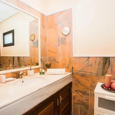 Vila Eslanzarote Eleonor, Super Wifi, Heated Pool, Sat Tv *