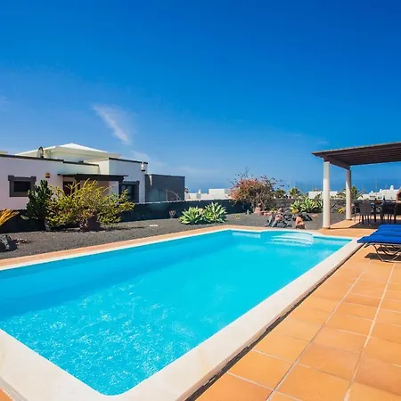 Eslanzarote Eleonor, Super Wifi, Heated Pool, Sat Tv *