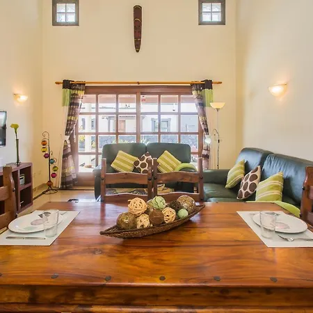 빌라 Eslanzarote Eleonor, Super Wifi, Heated Pool, Sat Tv