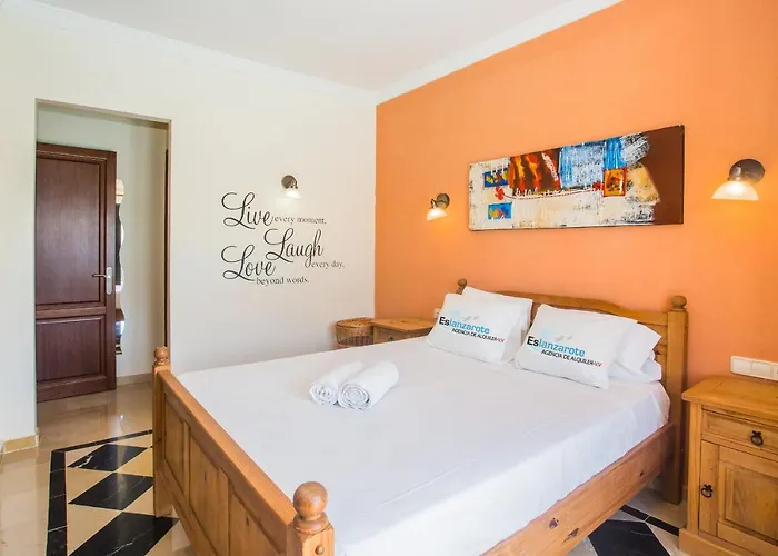 Villa Eslanzarote Eleonor, Super Wifi, Heated Pool, Sat Tv *