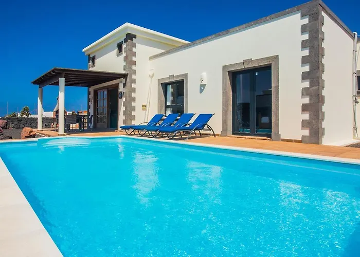 Eslanzarote Eleonor, Super Wifi, Heated Pool, Sat Tv Villa