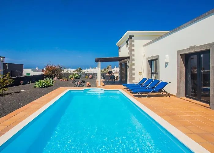 Eslanzarote Eleonor, Super Wifi, Heated Pool, Sat Tv Villa