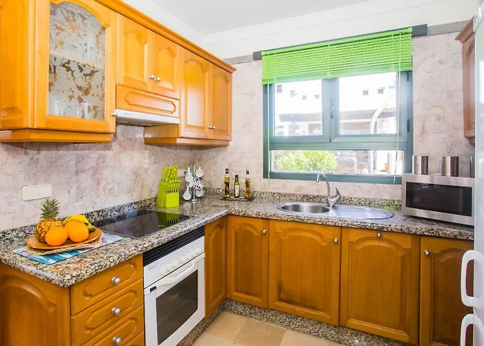 Villa Eslanzarote Eleonor, Super Wifi, Heated Pool, Sat Tv *