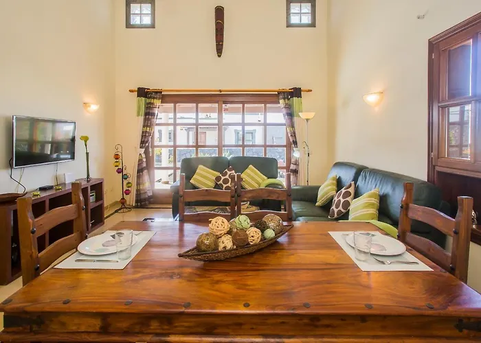 Villa Eslanzarote Eleonor, Super Wifi, Heated Pool, Sat Tv