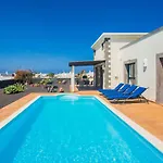 Eslanzarote Eleonor, Super Wifi, Heated Pool, Sat Tv וילה