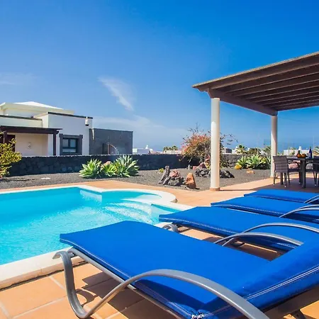 Eslanzarote Eleonor, Super Wifi, Heated Pool, Sat Tv וילה